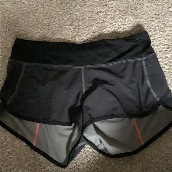 *SOLD* Lululemon speed shorts - Picture 1 of 4